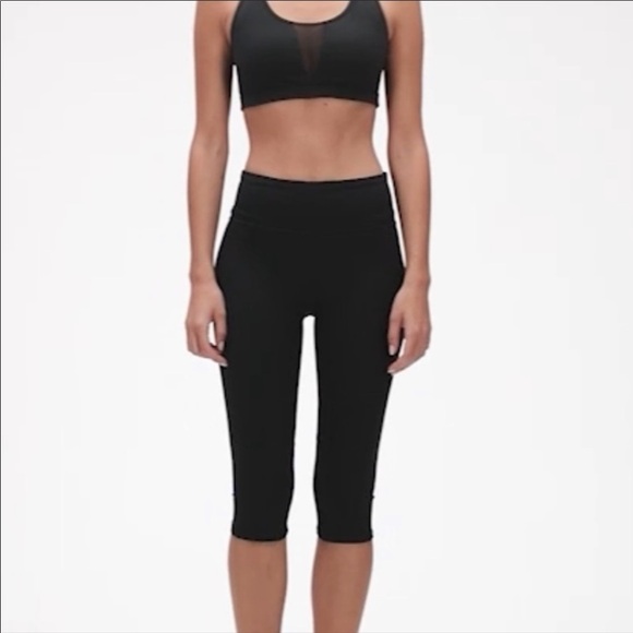GapFit Crop Leggings in Sculpt Compression
Xavier - Picture 1 of 8